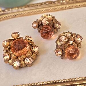 MIRIAM HASKELL Brown and Bronze Brooche and Clip-On Earrings Set.